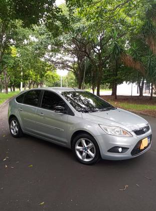 FORD FOCUS 1.6 GLX 16V FLEX 4P MANUAL FORD FOCUS 1.6 GLX 16V FLEX 4P MANUAL